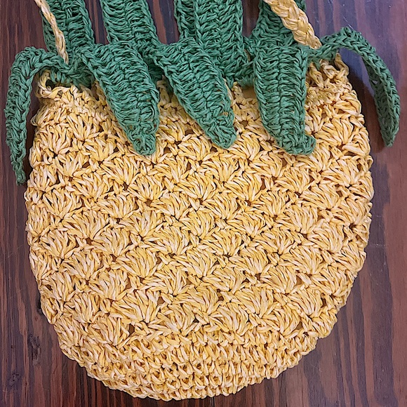 Small Capelli straw pineapple purse - Picture 3 of 4